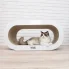 dwupoziomowy owalny drapak dla kota z tektury Bench z białymi detalami i odpoczywającym kotem