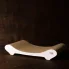 biały kartonowy drapak legowisko na nożkach dla kota Comfy